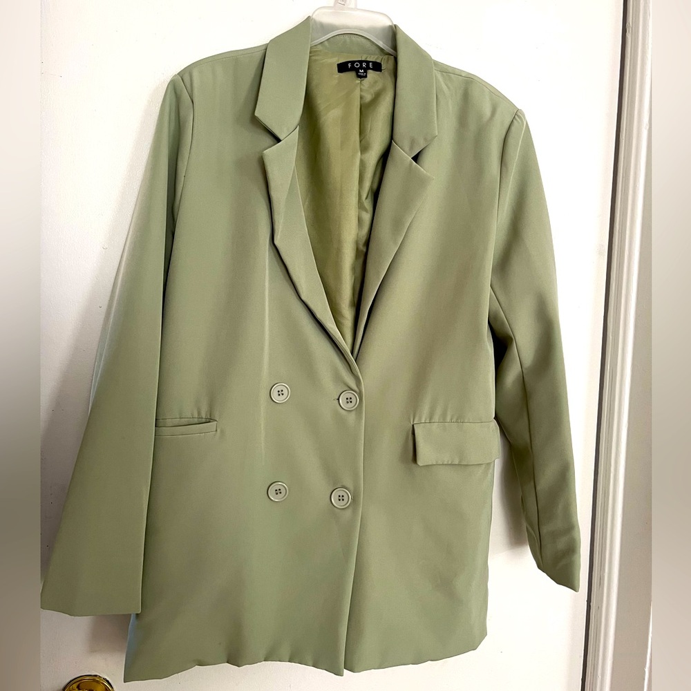 Women’s oversized light green blazer